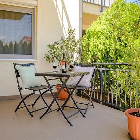 ILLÉS Apartmanok III. Hajdúszoboszló Esterno foto