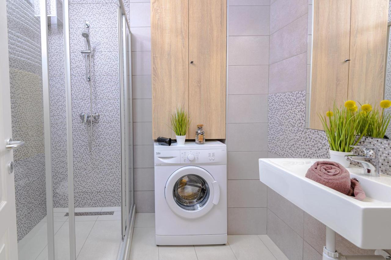 ILLÉS Apartmanok III. Hajdúszoboszló Esterno foto